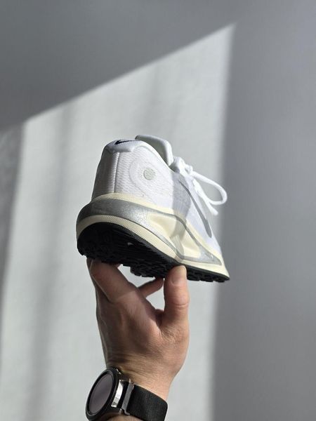 Білі жіночі кросівки Nike Journey Run White Cream Silver х Найк 36 ALL24250 фото