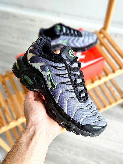 Чоловічі сірі кроссовки Nike Air Max TN Plus Black Particle Grey Vapor Green х Эйр Макс ТН 41 ALL14789 фото