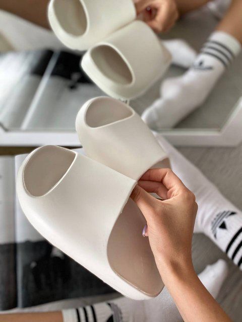 Світлі капці Адідас Їзі Слайд Унісекс Adidas Yeezy Slide Bone White 36 ALL06494 фото