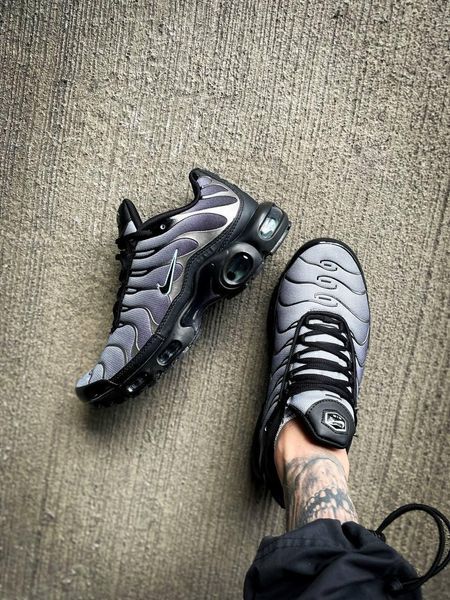 Сірі чоловічі кросівки Nike Air Max TN Plus Black Particle Grey Vapor Green х Ейр Макс ТН 41 ALL12156 фото