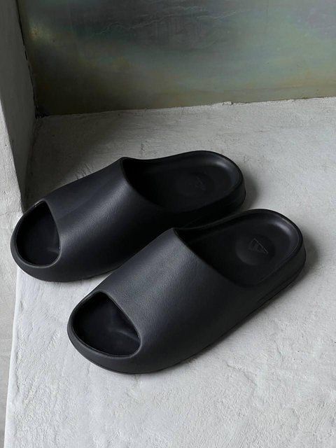 Чорні шльопанці унісекс Adidas Yeezy Slide Black х Адідас Ізі Слайд 36 ALL12484 фото