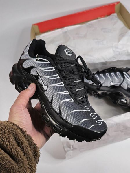 Чорно-білі кросівки унісекс Nike Air Max TN Black White х Ейр Макс ТН Плюс 36 ALL19675 фото