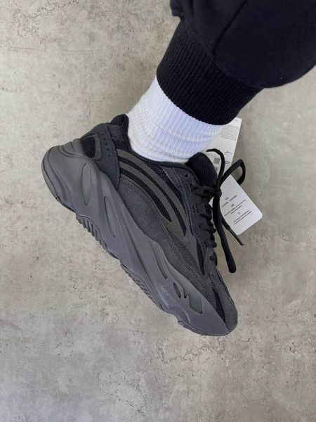 Чорні кросівки Адідас Їзі Буст 700 унісекс Adidas Yeezy Boost 700 V2 Black 36 ALL00689W фото