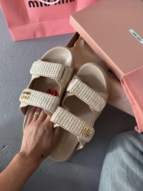 Жіночі бежеві шльопанці Miu Women's Miu Crochet knit slides Beige х Міу Міу 41 ALL21914 фото