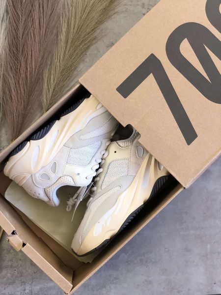 Бежеві замшеві кросівки Адідас Їзі Буст 700 унісекс Adidas Yeezy Boost 700 Analog 36 ALL00683W фото