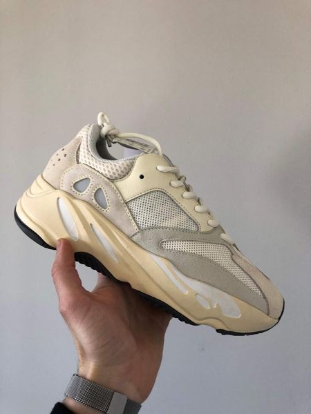 Бежеві замшеві кросівки Адідас Їзі Буст 700 унісекс Adidas Yeezy Boost 700 Analog 36 ALL00683W фото