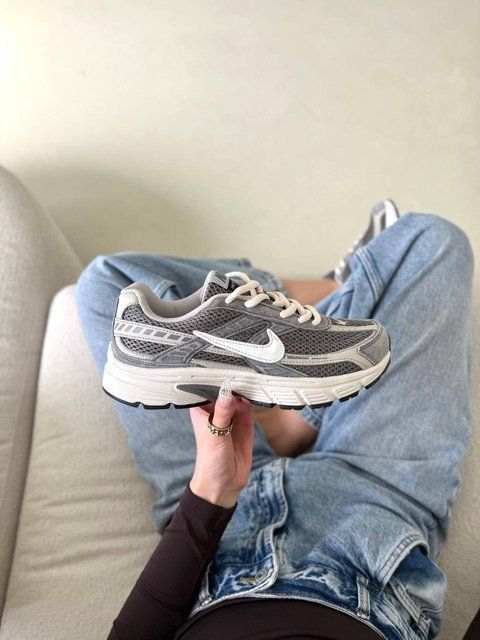 Сірі жіночі кросівки Nike Initiator Grey White х Найк 37 ALL24575 фото