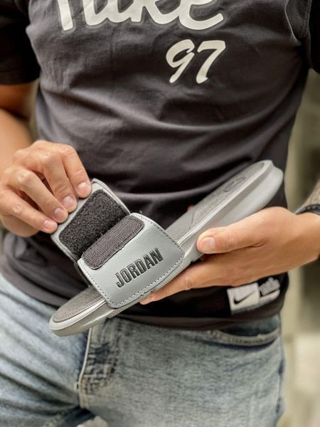 Чоловічі сірі шльопанці Jordan Slides Grey Black х Джордан 41 ALL21517 фото