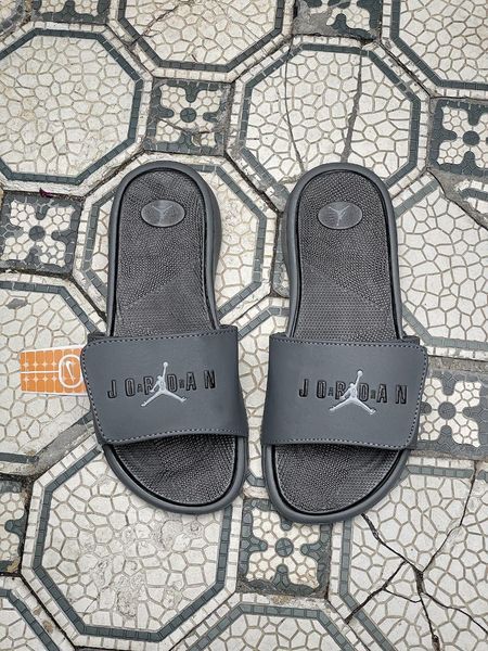Чоловічі сірі шльопанці Jordan Slides Grey Black х Джордан 41 ALL21517 фото