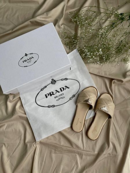 Жіночі бежеві шльопанці Prada Slides Beige х Прада 36 ALL08735 фото
