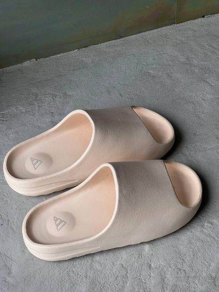 Бежеві шльопанці унісекс Adidas Yeezy Slide Bone x Адидас Ізі Слайд 36 ALL10134 фото