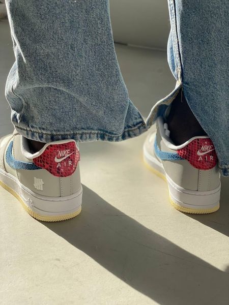 Бежеві кросівки Найк Ейр Форс унісекс Nike Air Force 1 Blue Snake 36 ALL07462W фото