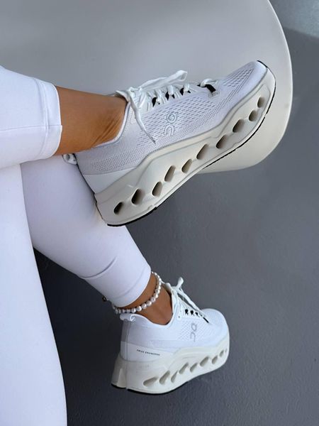 Білі кросівки унісекс Loewe ON Cloudsurfer White Beige х Лойве 36 ALL23980 фото