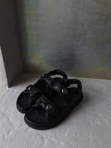 Чорні жіночі сандалі Chanel Sandals Black Leather x Шанель 36 ALL06129 фото