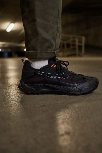 Чоловічі чорні кросівки Nike ACG Mountain Fly Low Gore-Tex Termo Black Orange х Маунтейн Флай 41 ALL23485 фото