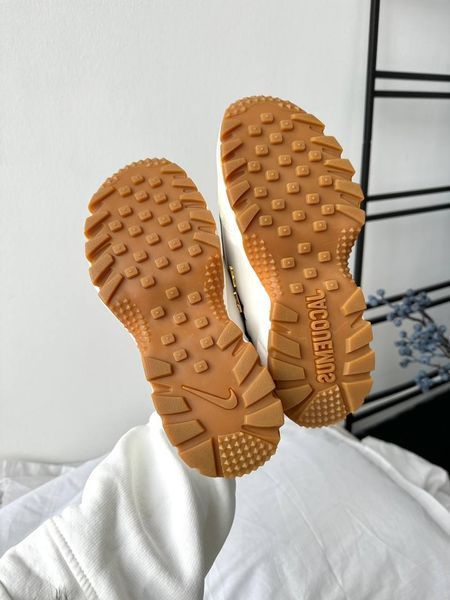 Жіночі бежеві кросівки Nike Air Humara LX Jacquemus Light Bone Gold х Найк 36 ALL10332 фото