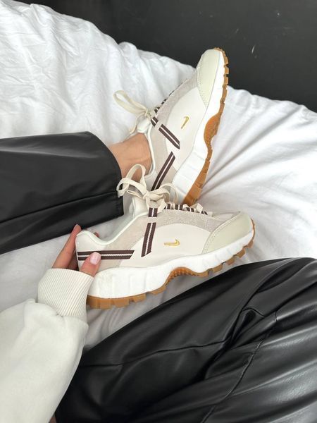 Жіночі бежеві кросівки Nike Air Humara LX Jacquemus Light Bone Gold х Найк 36 ALL10332 фото